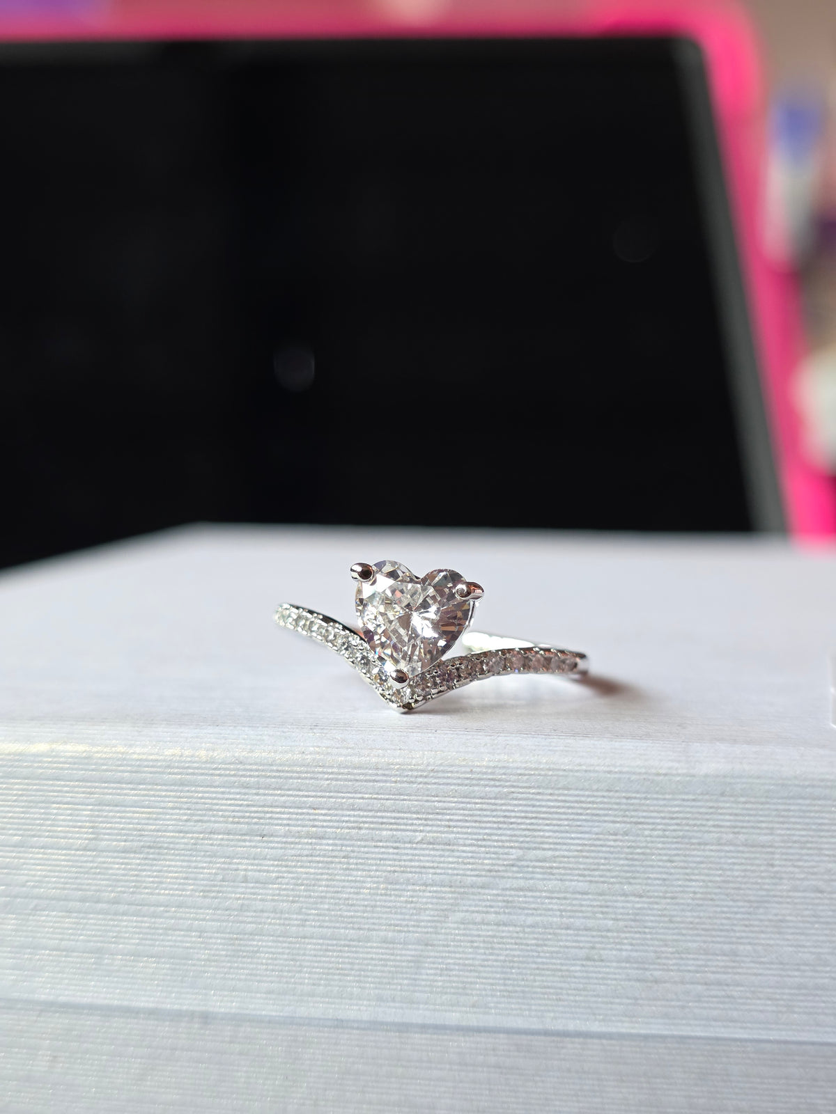 Anillo enchapado corazon blanco