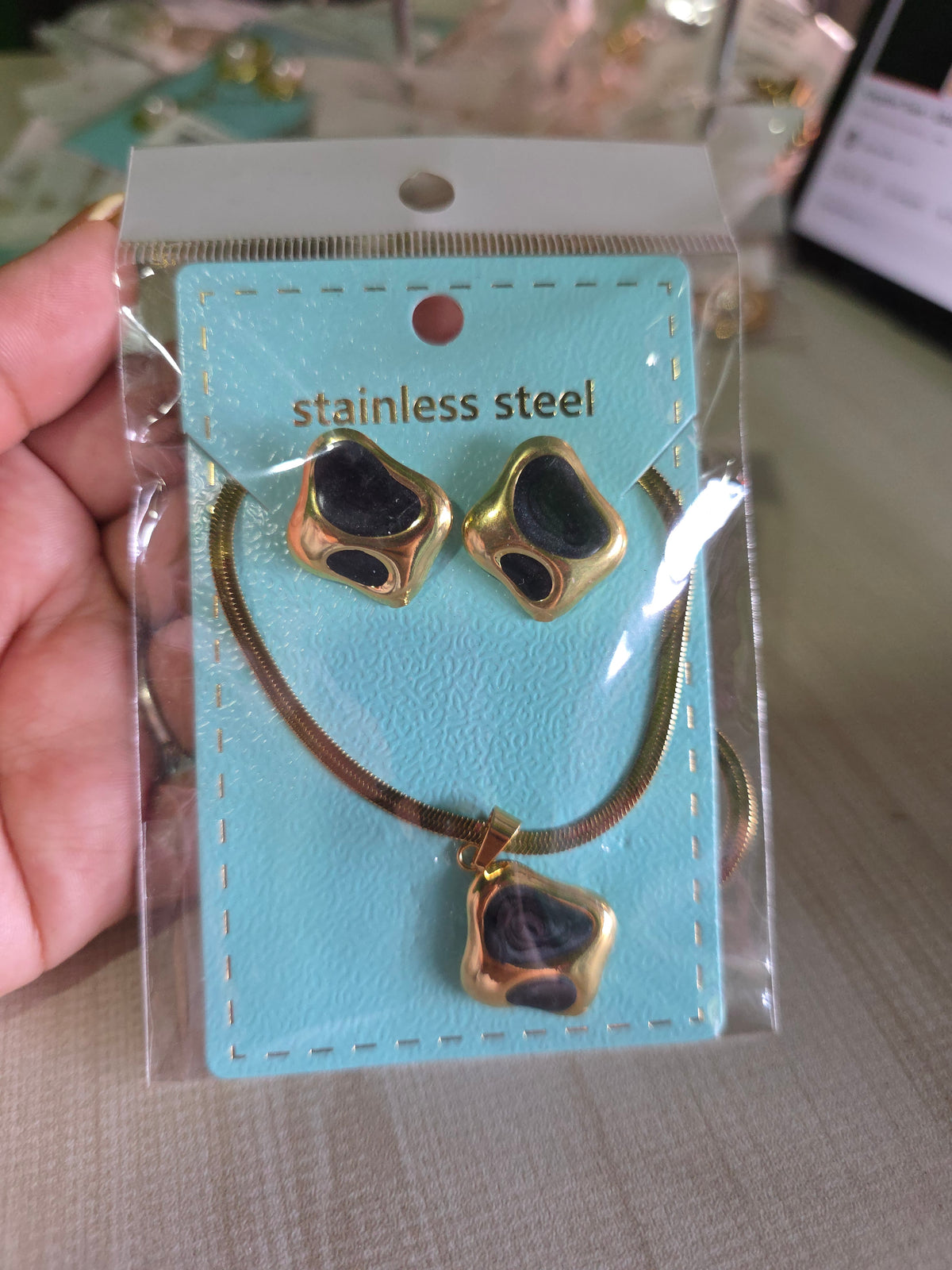 Conjunto aretes y cadena plana