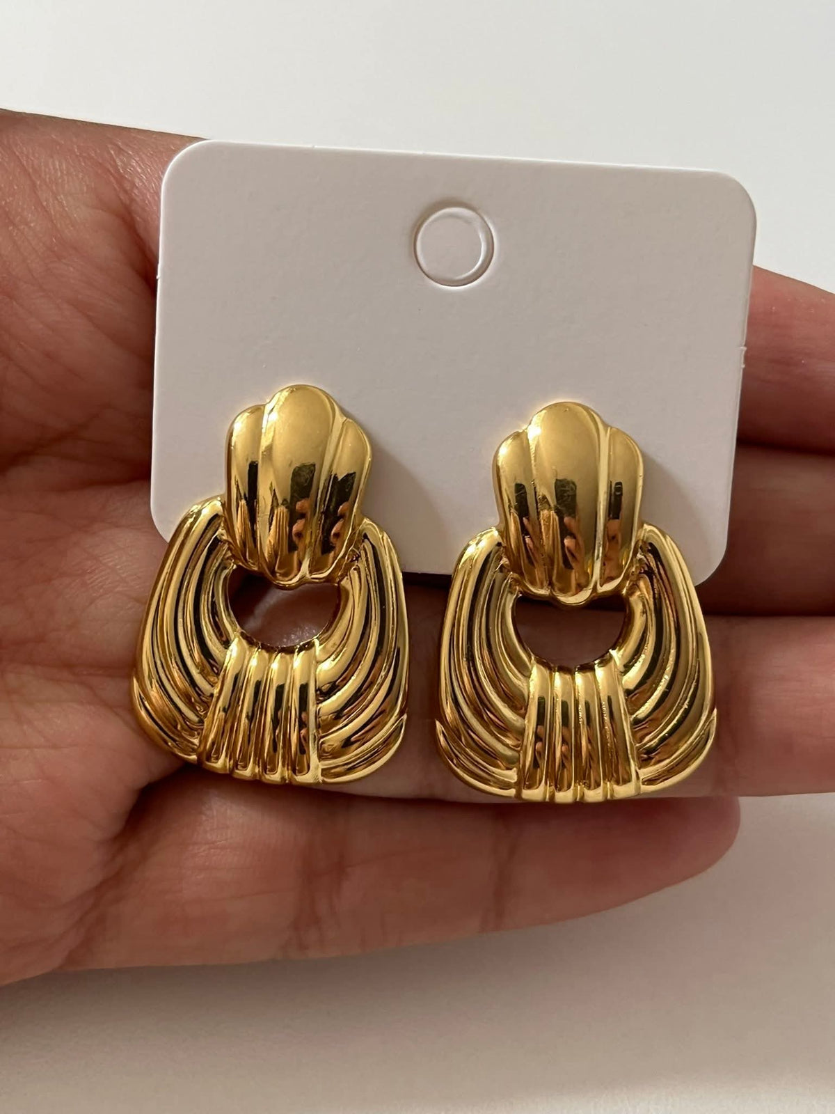 Aretes dorado acero