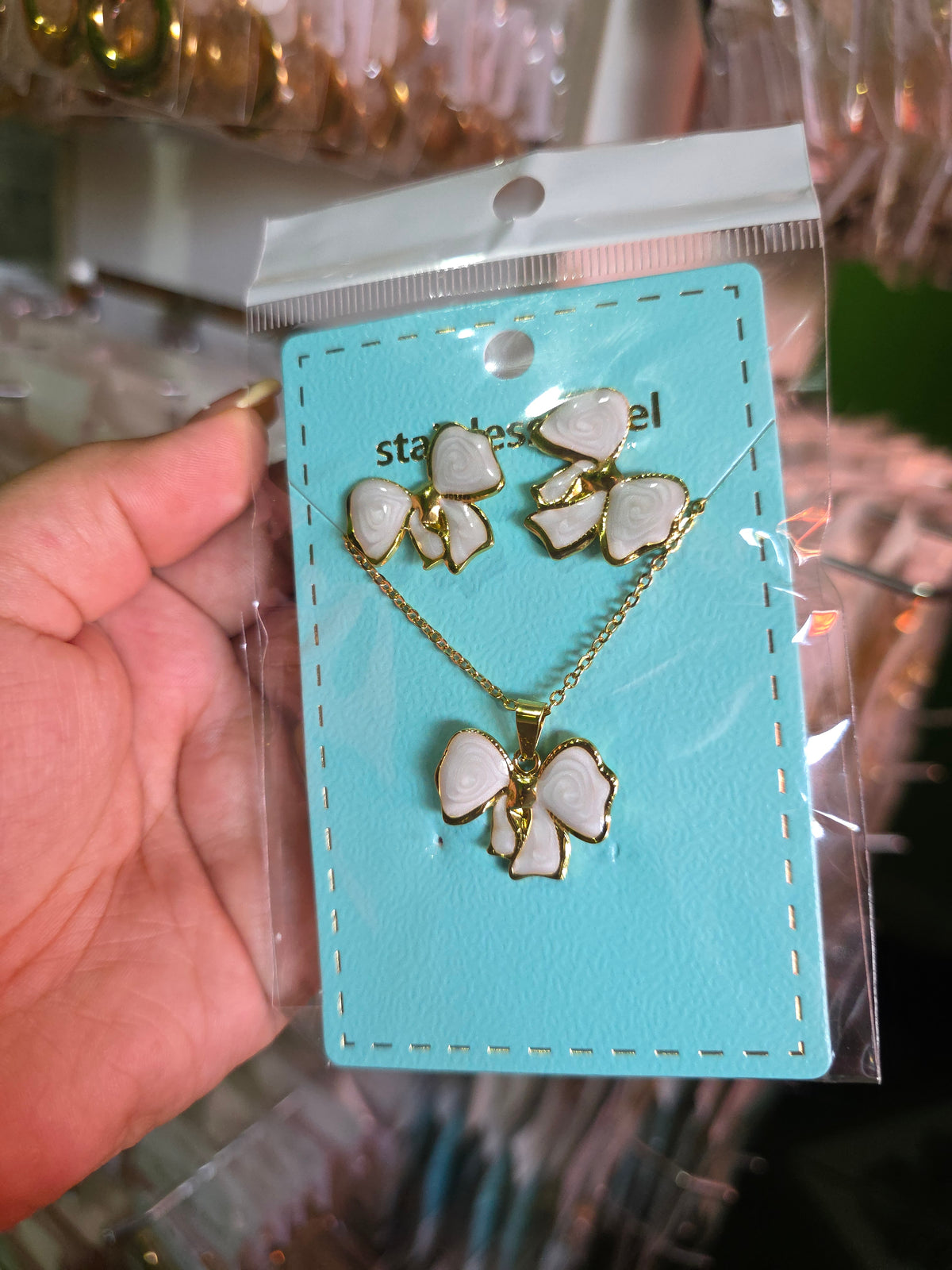 Conjunto aretes y cadena esmaltado