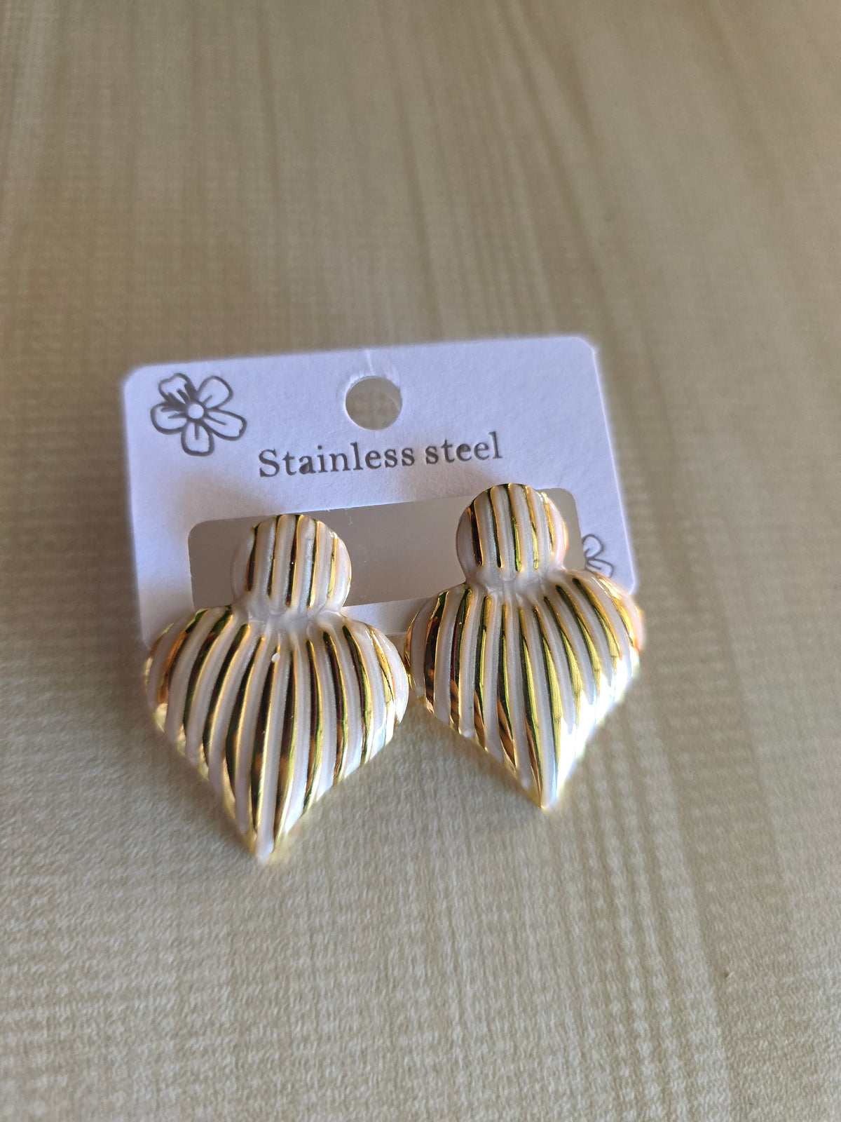 Arete esmaltado