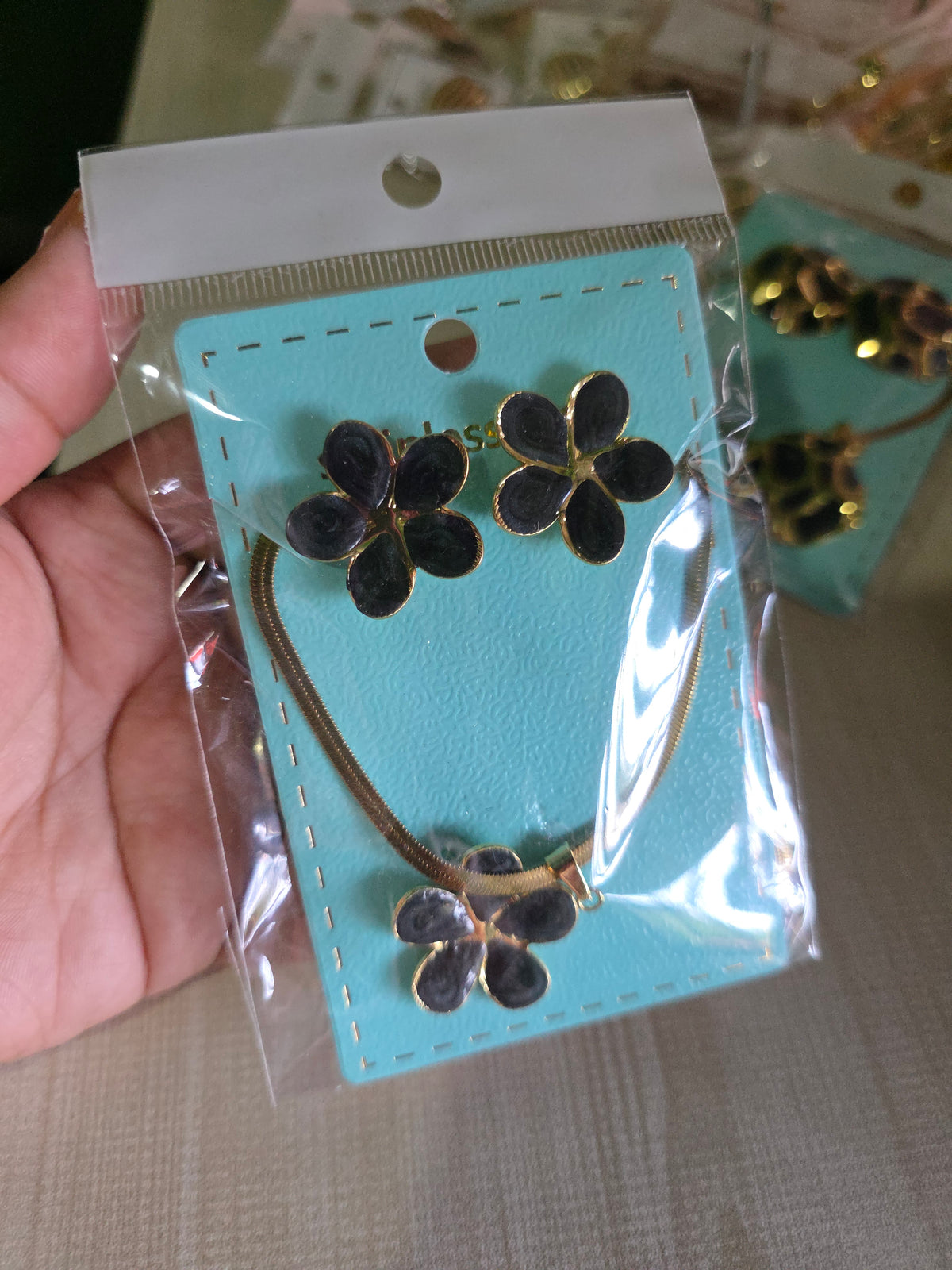 Conjunto aretes y cadena plana