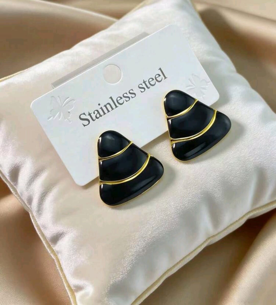 Arete triangular esmaltado